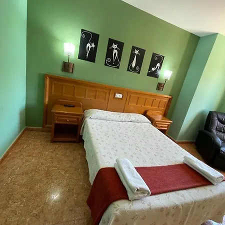 Hotel Restaurante La Barca 2*